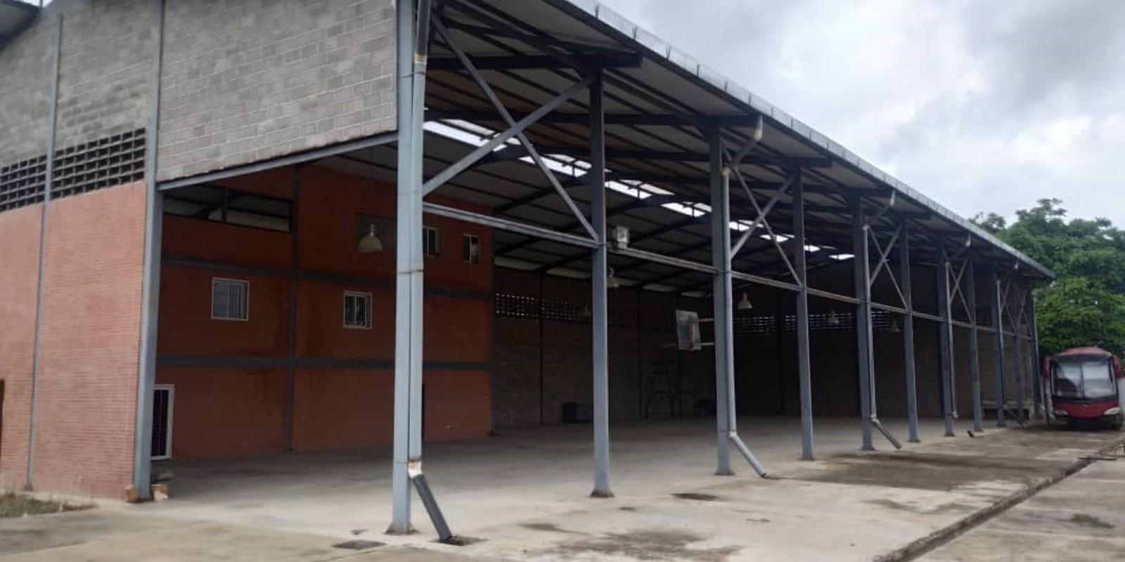 Venta de Galpón Industrial en El Ingenio, Guatire, Miranda