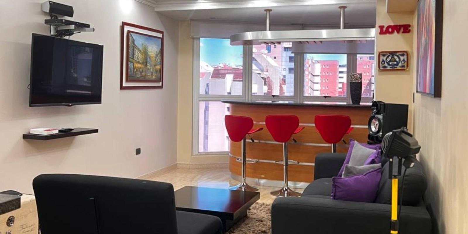 Apartamento moderno con piscina y gimnasio