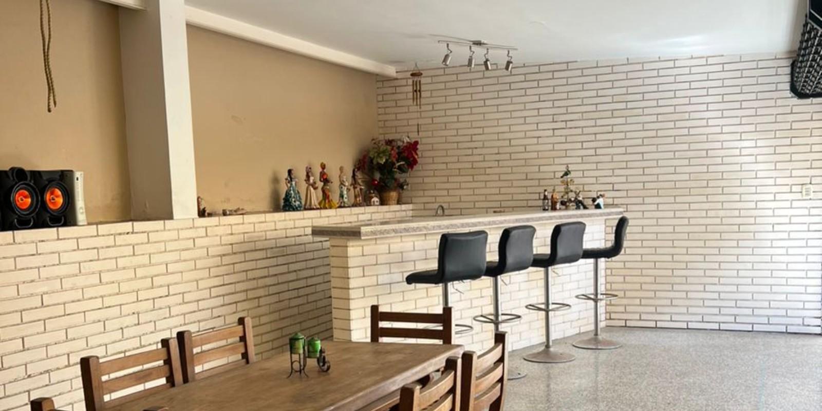 Inmobiliaria en el Marqués, Caracas 