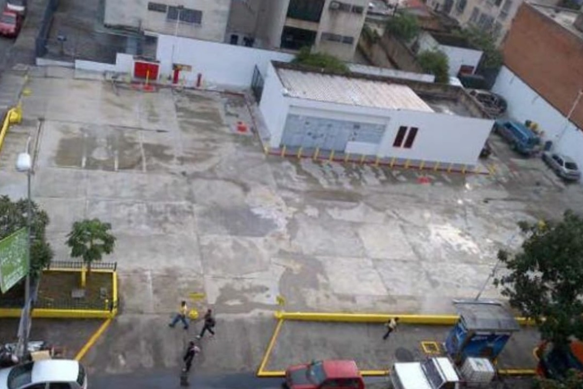 av. la casanova, caracas Caracas 1050 Mirella Crisafulli